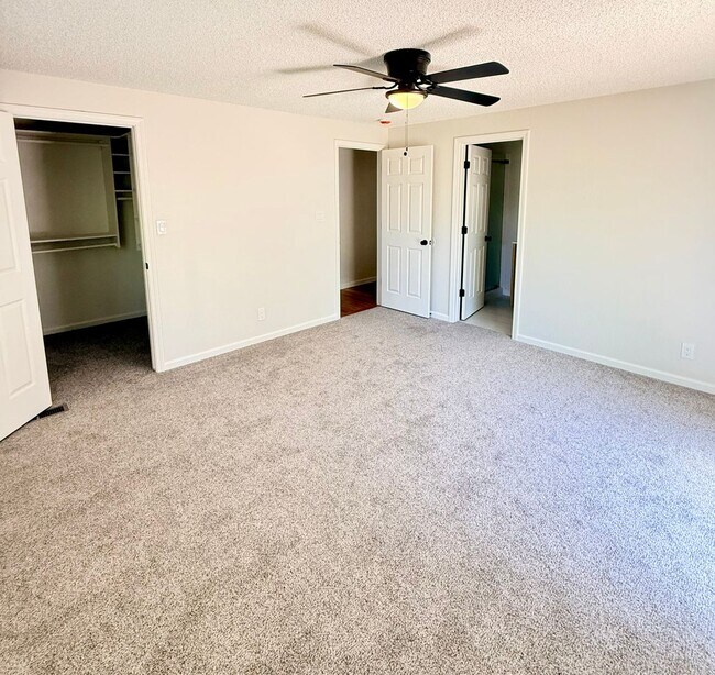 Building Photo - Beautiful Northwest Reno Home with Stunning Mountain Views
