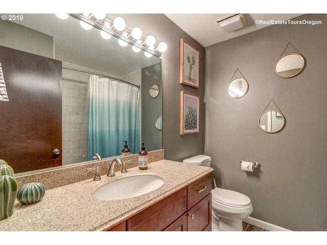 Building Photo - Spacious 4-Bedroom Home with Multiple Livi...