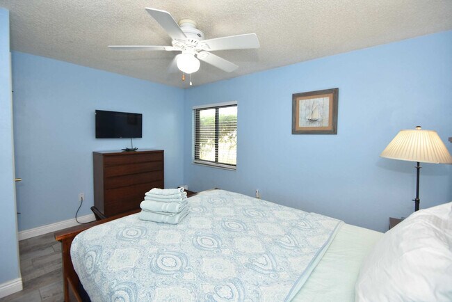 Building Photo - 3 Cherokee Ct W