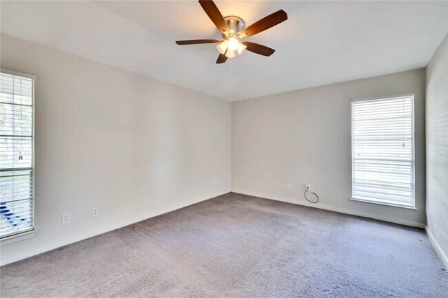 Building Photo - 2406 Sheri Oak Ln