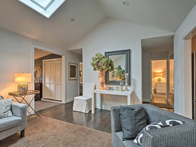 Building Photo - 14 Millstone Dr