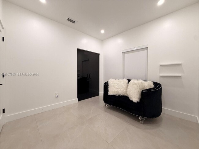 Building Photo - 86 NW 4th St