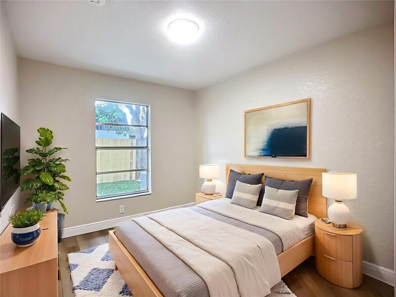 Building Photo - 6511 3rd Ave NE