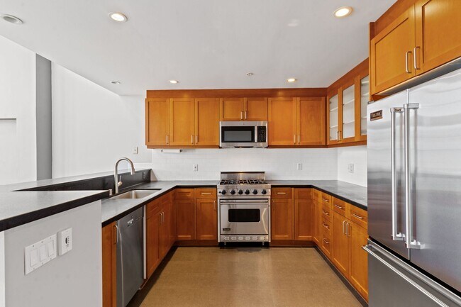 Building Photo - Tri-Level Inner Mission Live/Work Condo - ...