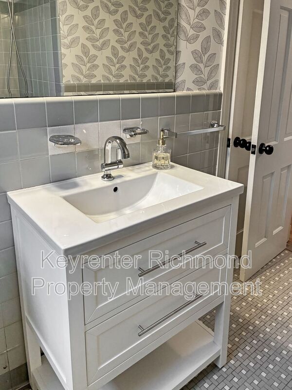 Building Photo - 4233 Pawnee Rd