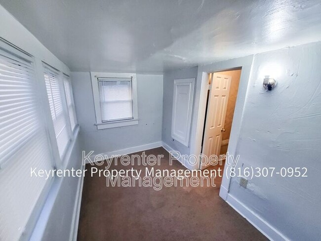 Building Photo - 1601 E 43rd St