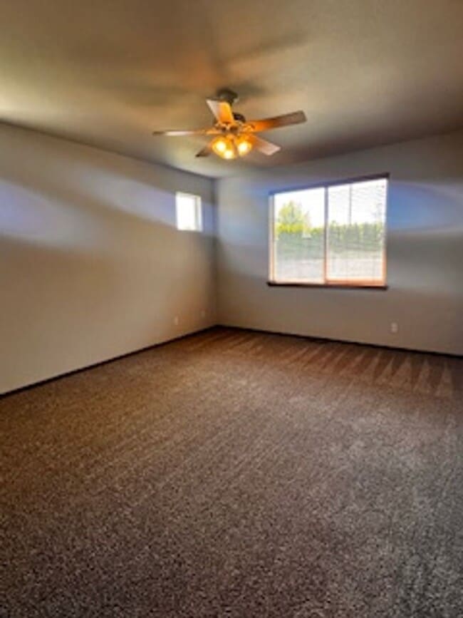Building Photo - Must See New Listing!