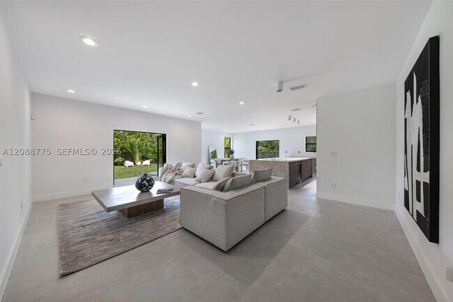 Building Photo - 12790 SW 91 Ave