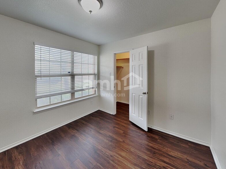 Building Photo - 14117 Cochise Dr