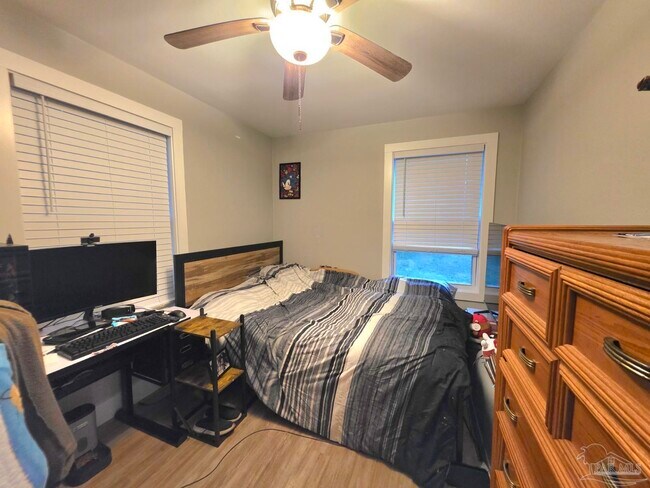 Building Photo - 18 Milton Rd