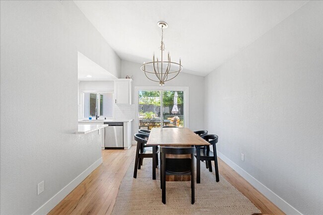 Building Photo - 103 Petrilli Cir