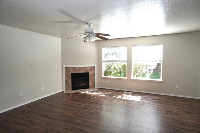 Building Photo - 2934 NW 11th Ave