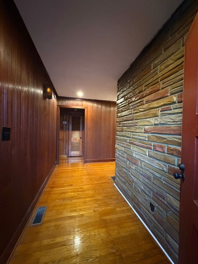 Building Photo - 1708 Arlington Ave