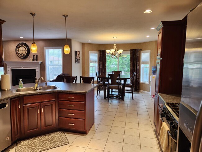 Building Photo - 8355 Nates Ln