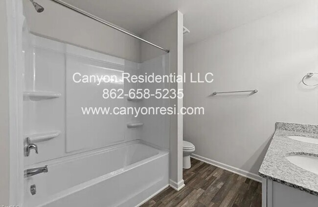 Building Photo - 213 Pleasant Willow Pl