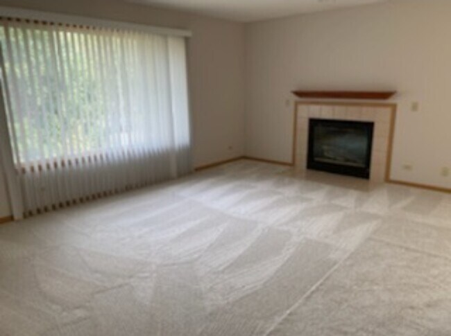 Building Photo - 500 Westwood Ct