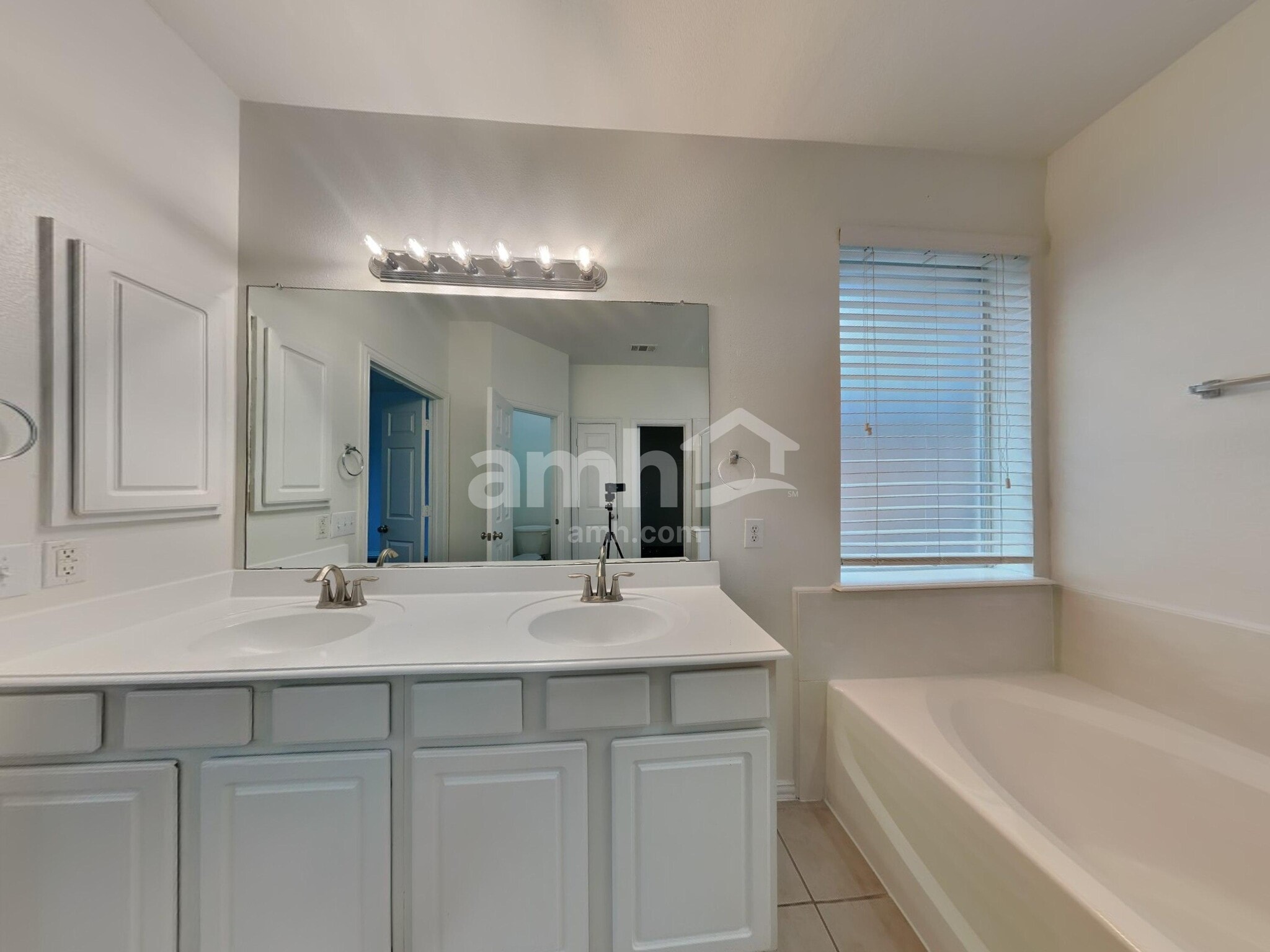 Building Photo - 4412 Mallow Oak Dr