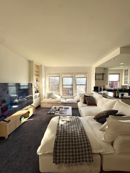 Building Photo - 2500 Q St NW