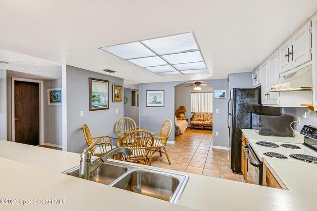 Building Photo - 403 Jimmy Buffett Mem Hwy