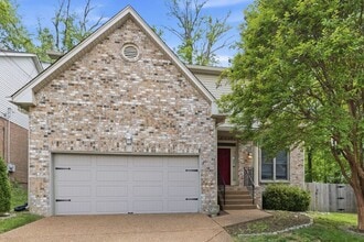 Building Photo - 913 Magnolia Ct W