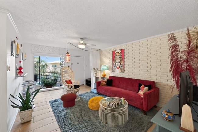 Building Photo - 3809 N Braeswood Blvd