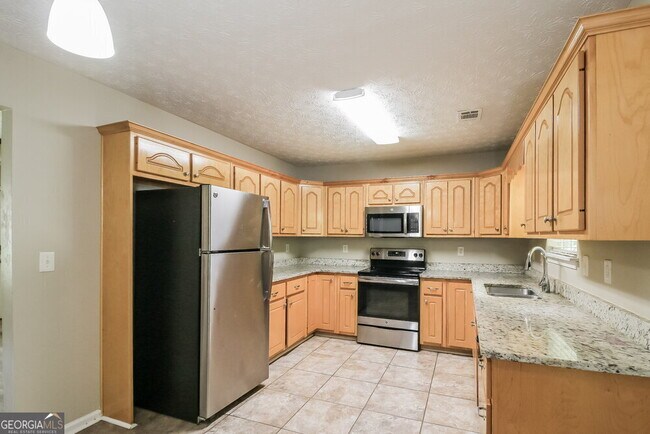 Building Photo - 60 Hunters Ridge Ct