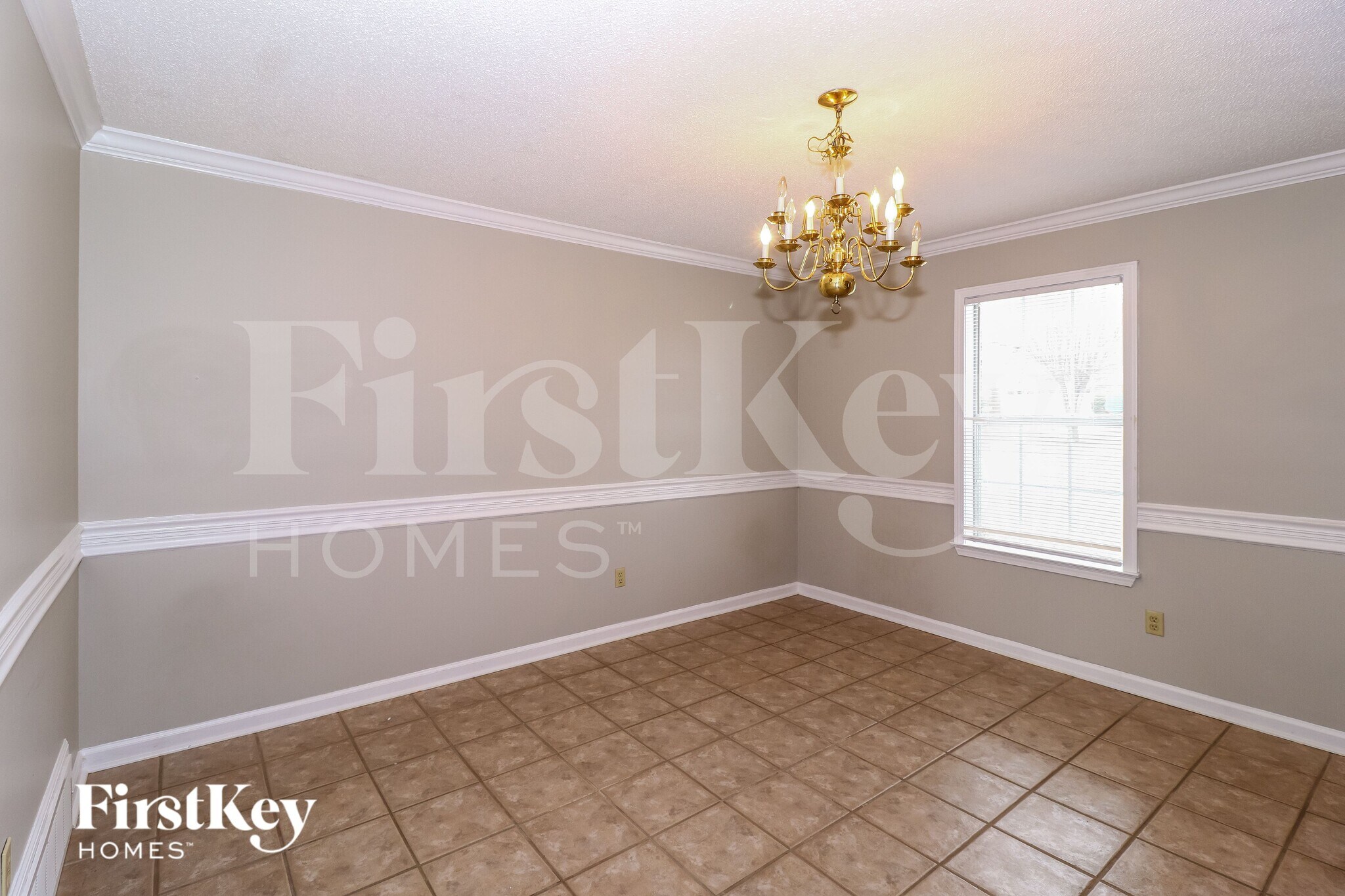 Building Photo - 9689 Kingsridge Dr