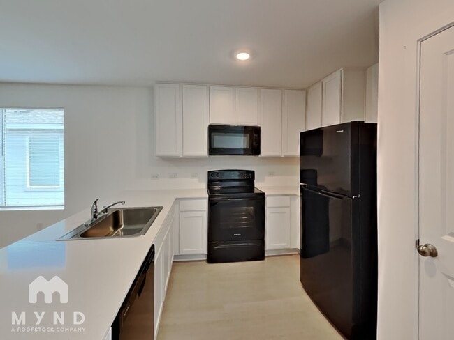 Building Photo - 217 Poplar Pl