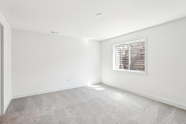 Building Photo - 753 Man O War Blvd