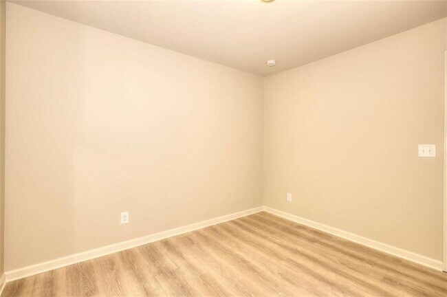 Building Photo - 3702 Brockenhurst Dr