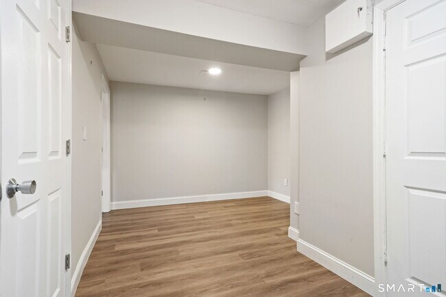 Building Photo - 51 Brittania Dr