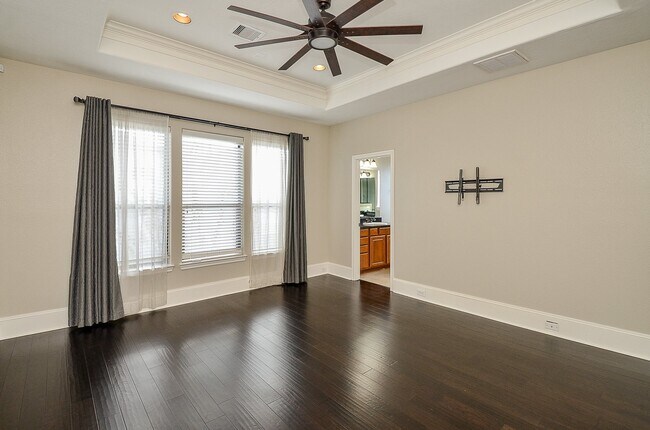 Building Photo - 1307 Studer St