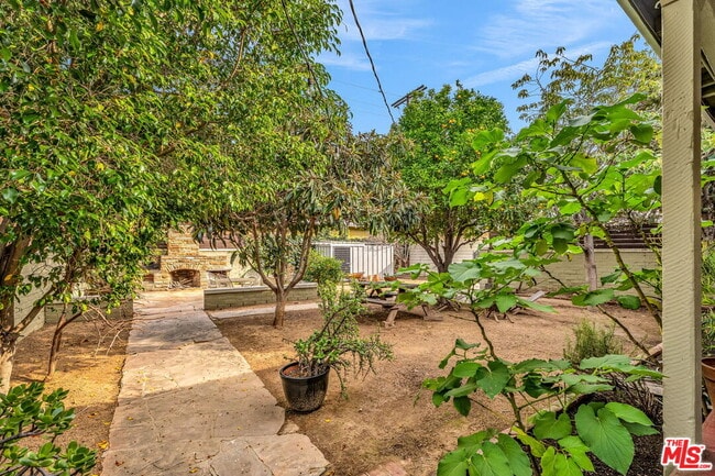 Building Photo - 2014 5th Ave