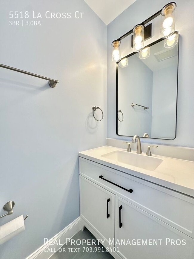 Building Photo - 5518 La Cross Ct