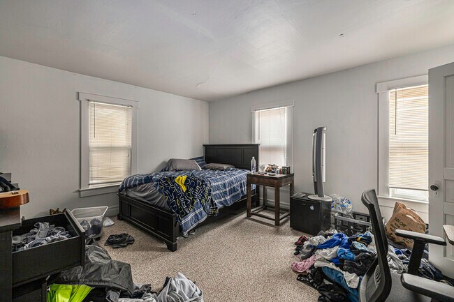 Building Photo - 515 S. CFourth-