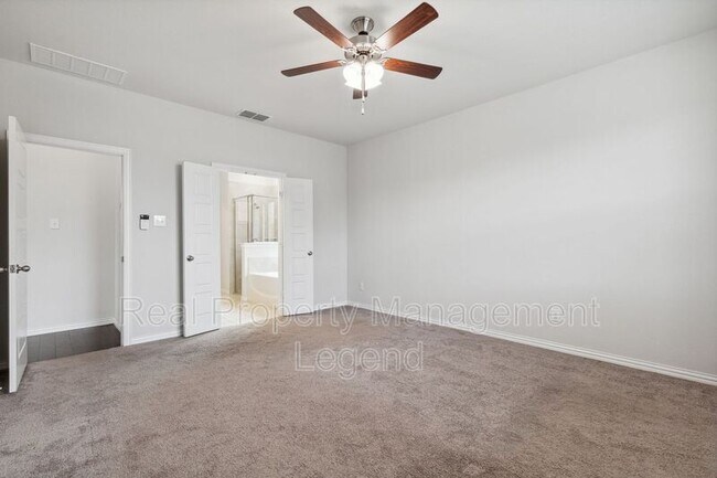 Building Photo - 1833 Meadow Trail Ln