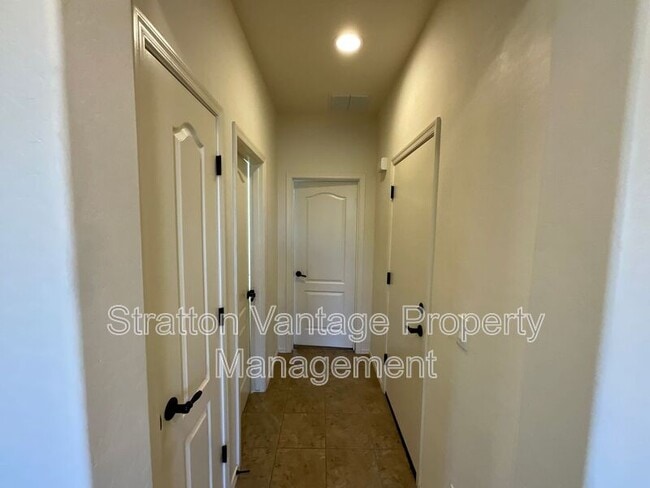 Building Photo - 3432 E Russell St