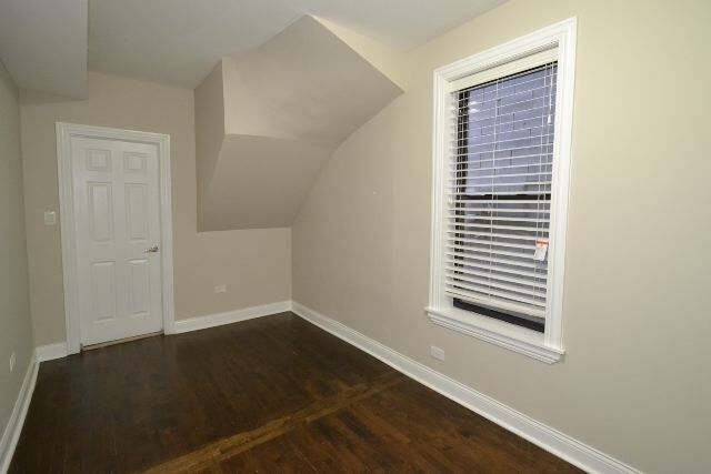 Building Photo - 2019 N Hoyne Ave