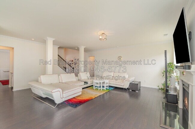 Building Photo - 12917 Hindcross Dr