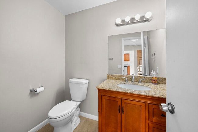 Building Photo - 5353 Wright Way S