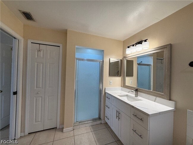 Building Photo - 696 Homestead Rd S