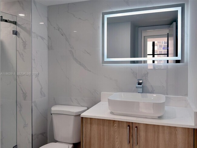 Building Photo - 18151 NE 31st Ct