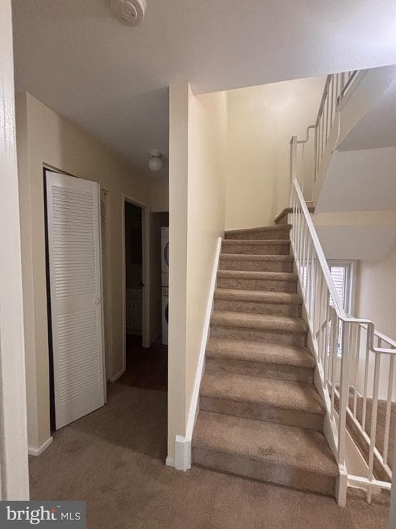 Building Photo - 10242 Ridgeline Dr
