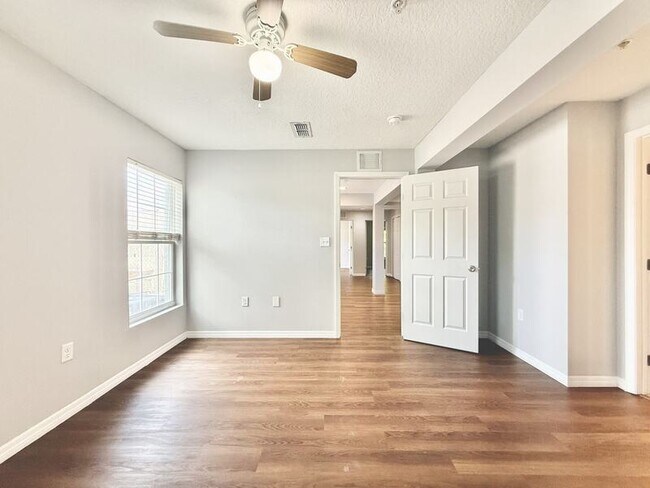 Building Photo - 425 F St