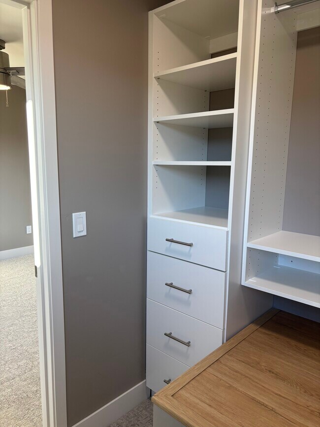 Building Photo - 762 Geoglein -3