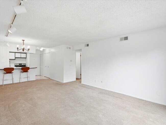 Building Photo - 3250 Oneal Cir