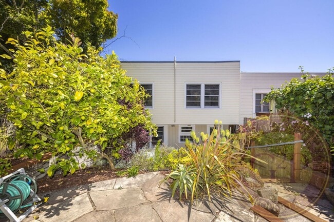 Building Photo - Lone Mountain - 3 BR, 2 BA House 2,185 Sq....