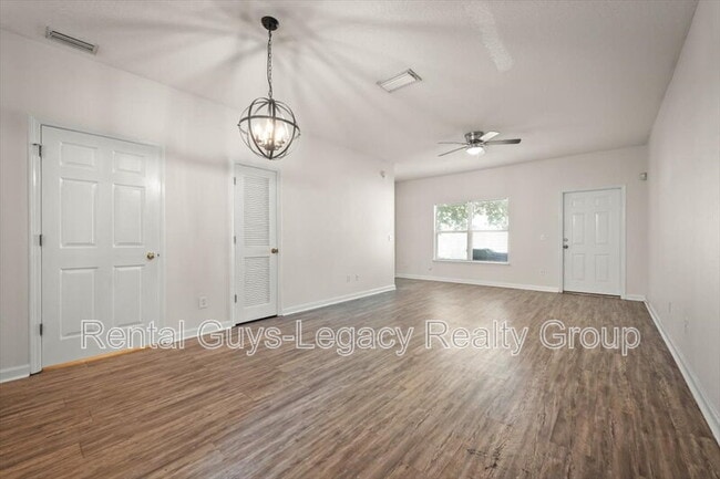 Building Photo - 512 Southbranch Dr