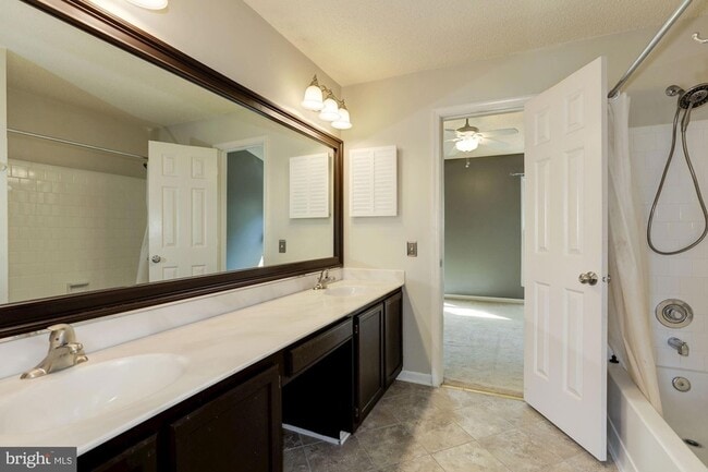 Building Photo - 7238 Stover Ct