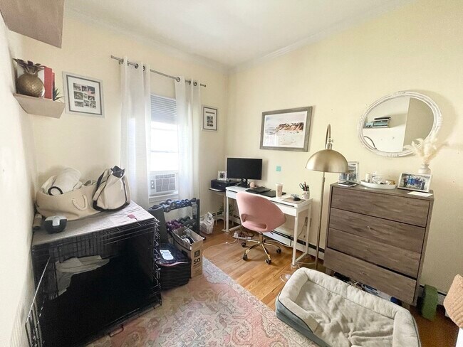 Building Photo - 174 Bolton St